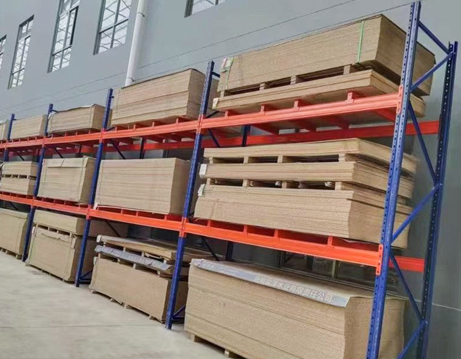 ชั้นวางของสำหรับงานหนัก (>800 กก./ชั้น)