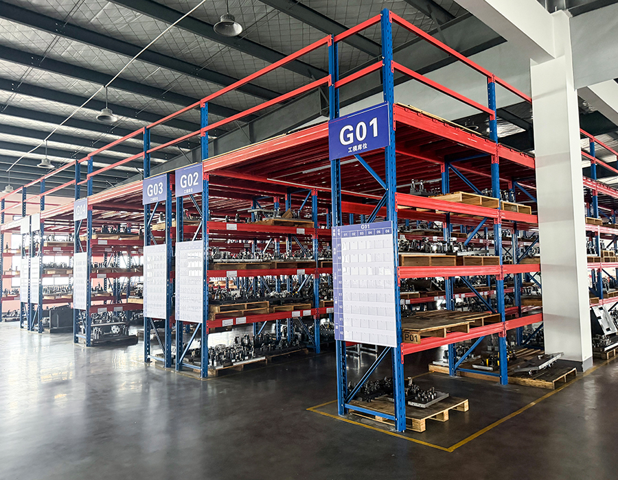 ชั้นวางของสำหรับงานหนัก (>800 กก./ชั้น)